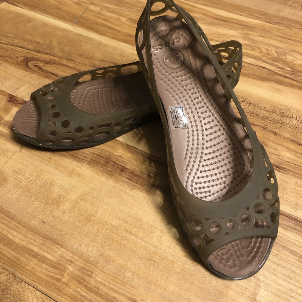 CROCS open toe size 6.